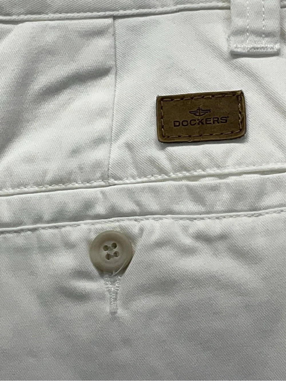 Dockers Shorts Men's Size 42 White Athleisure Casual Vacation Travel 100% Cotton